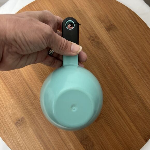 KitchenAid 4 Piece Measuring Cup Set Aqua Blue w/ Silicone Grip Handles Baking - Picture 2 of 5